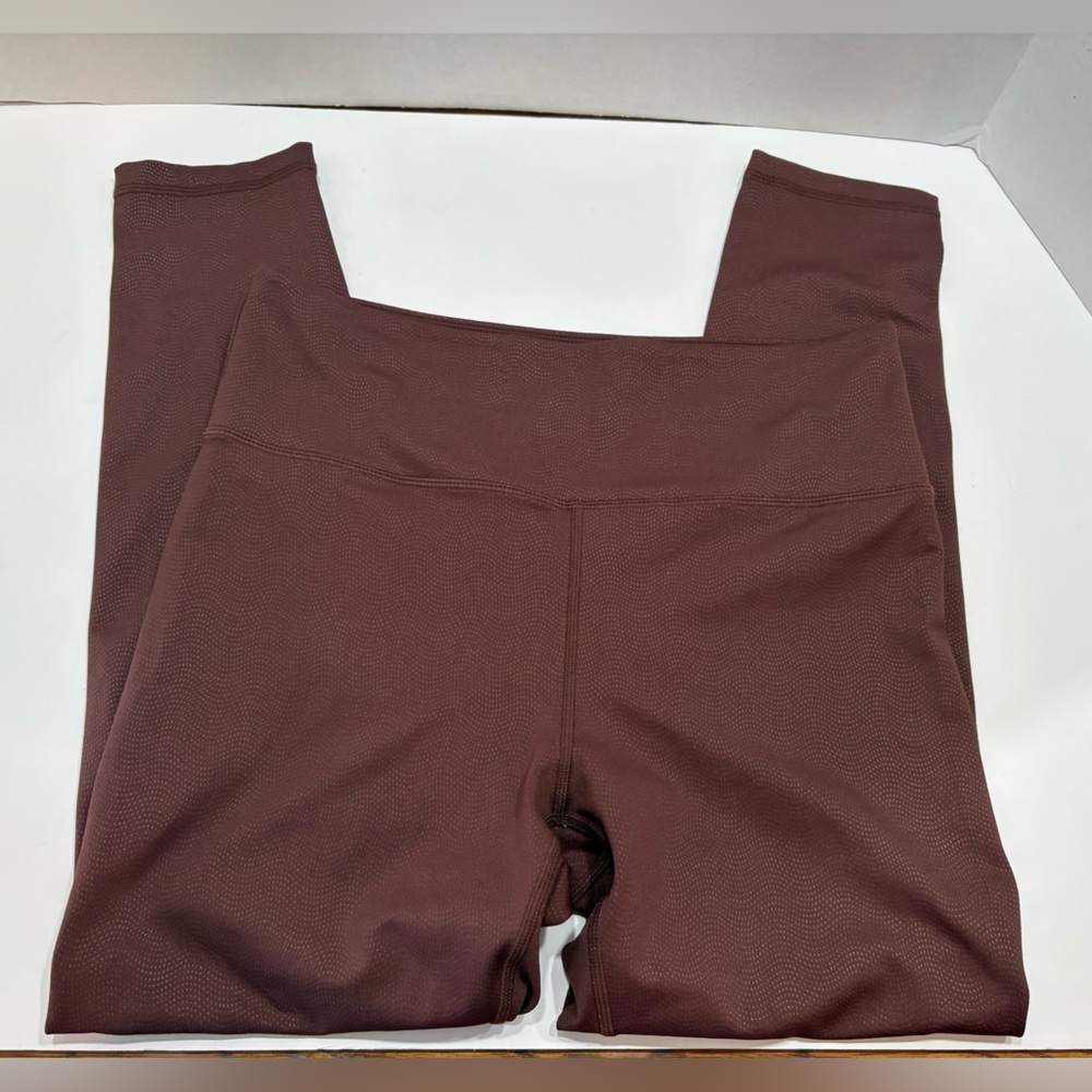 ZYIA leggings no pockets 8-10 like new burgundy with textured dots 25.5 inseam